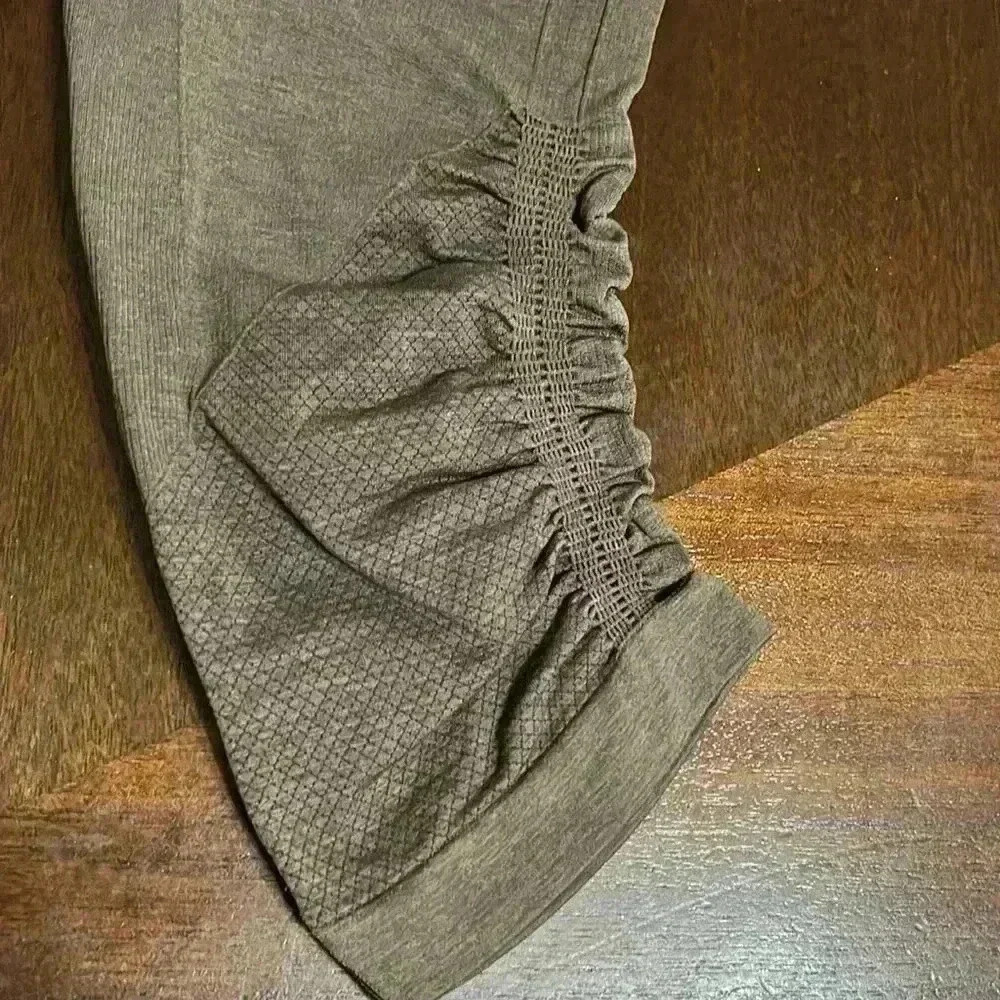 Lululemon crop legging - Picture 4 of 9
